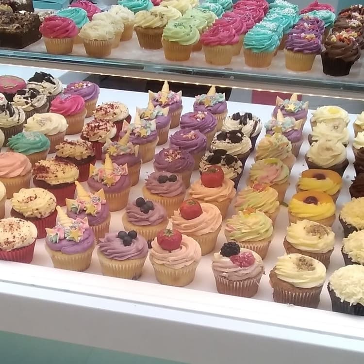 Sundries and Allied Bakeries cake design 1